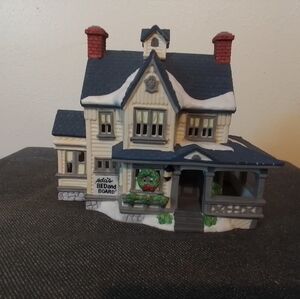 Department 56 New England Village Ada's Bed and Board Retired 1988